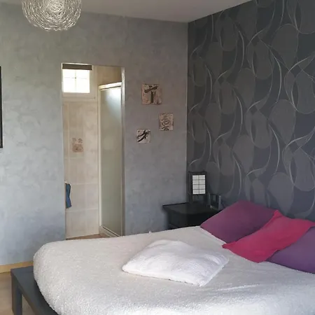 Dans Provencale Avec Parking Et Piscine