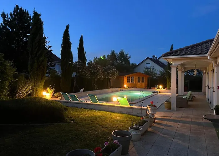 Dans Provencale Avec Parking Et Piscine